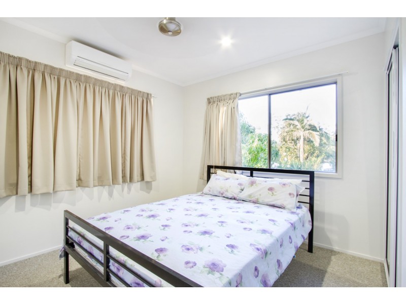 8 Duell Road, Cannonvale QLD 4802