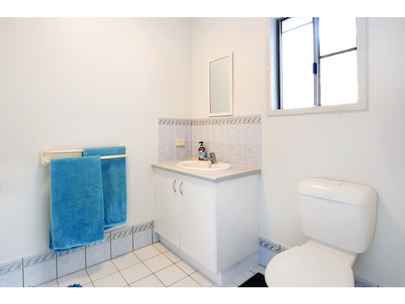 8 Duell Road, Cannonvale QLD 4802