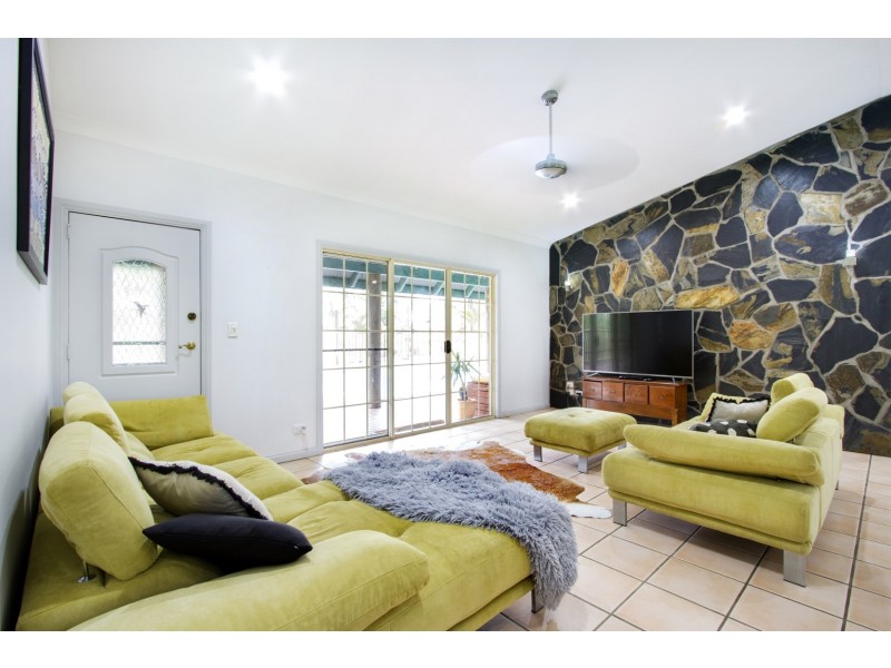 317 Sugarloaf Road, Sugarloaf QLD 4800