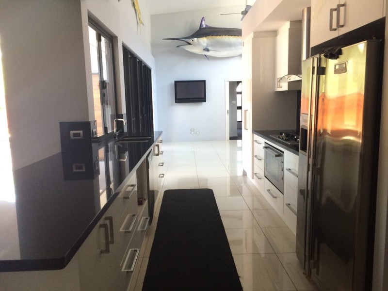 14 Links Drive, Cannonvale QLD 4802