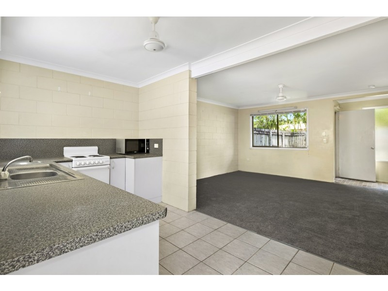 9/9 Salmon Street, Cannonvale QLD 4802