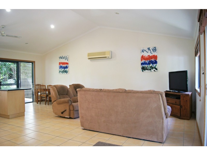 4/6 Border Drive, Cannonvale QLD 4802