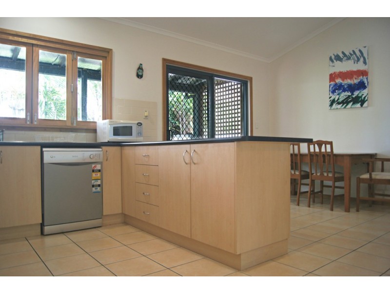 4/6 Border Drive, Cannonvale QLD 4802