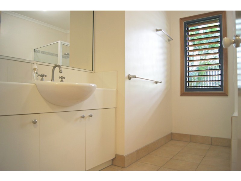 4/6 Border Drive, Cannonvale QLD 4802