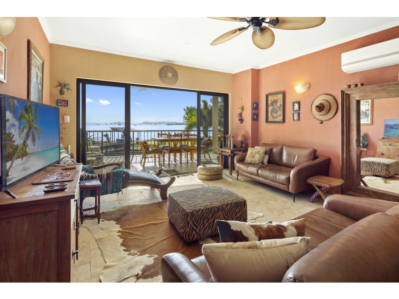 5/36 Coral Esplanade, Cannonvale QLD 4802