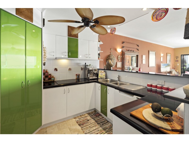 5/36 Coral Esplanade, Cannonvale QLD 4802