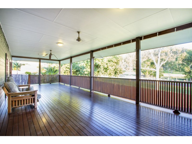 39 Valley Drive, Cannonvale QLD 4802