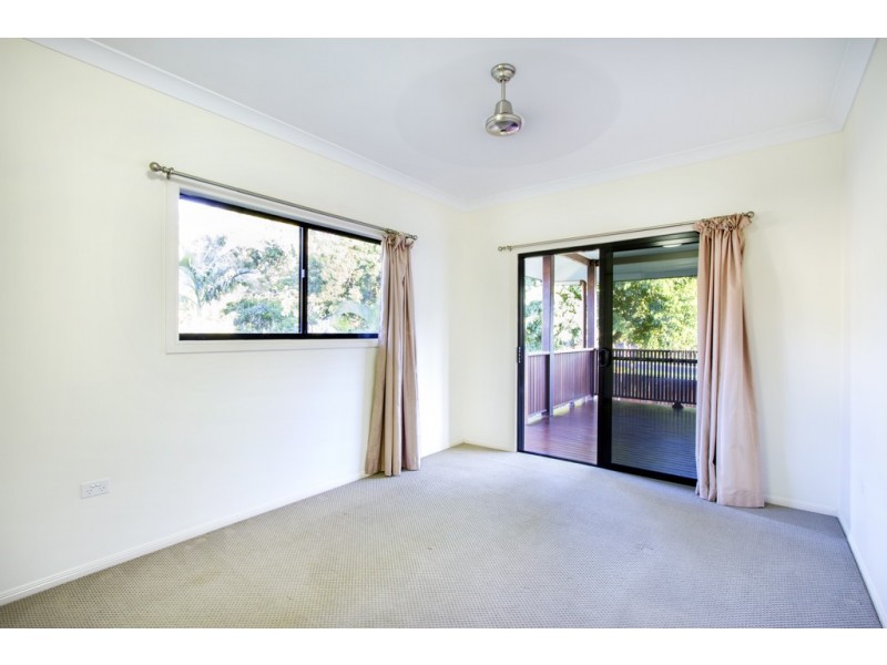 39 Valley Drive, Cannonvale QLD 4802