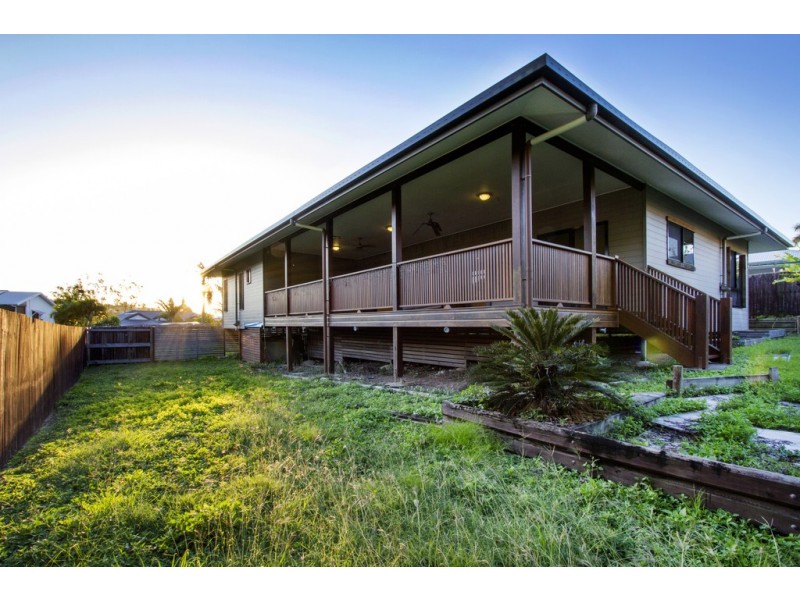 39 Valley Drive, Cannonvale QLD 4802