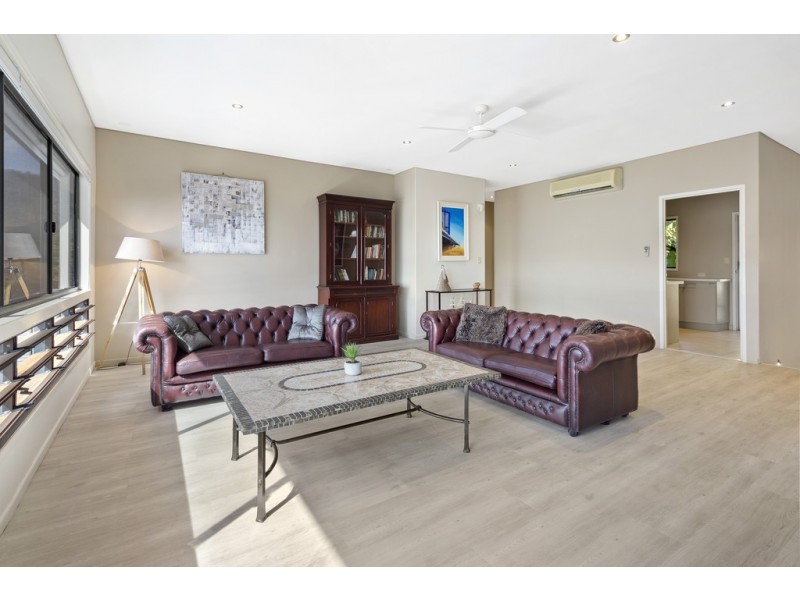 6 Palm Drive, Cannonvale QLD 4802
