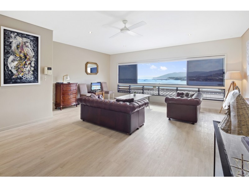 6 Palm Drive, Cannonvale QLD 4802