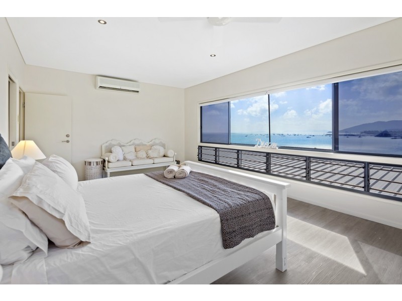 6 Palm Drive, Cannonvale QLD 4802