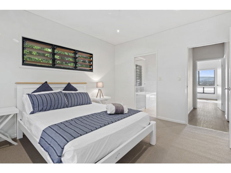 6 Palm Drive, Cannonvale QLD 4802