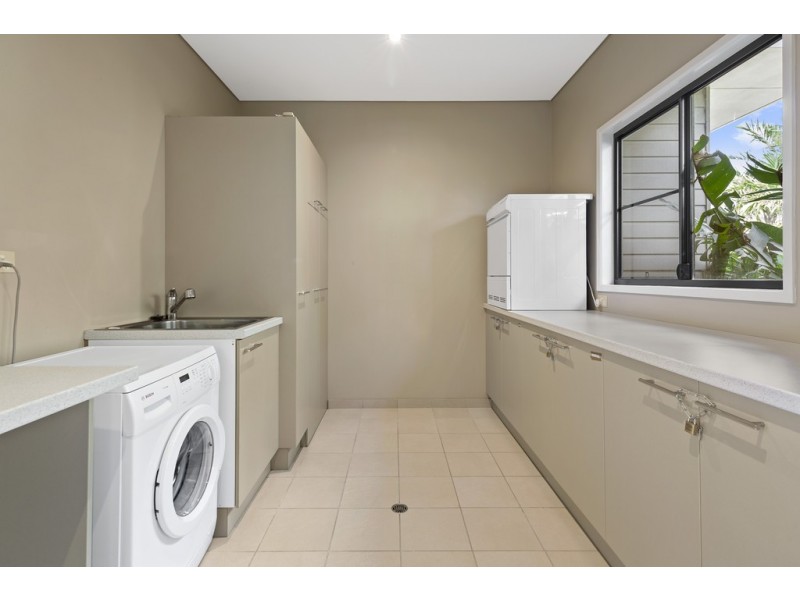 6 Palm Drive, Cannonvale QLD 4802