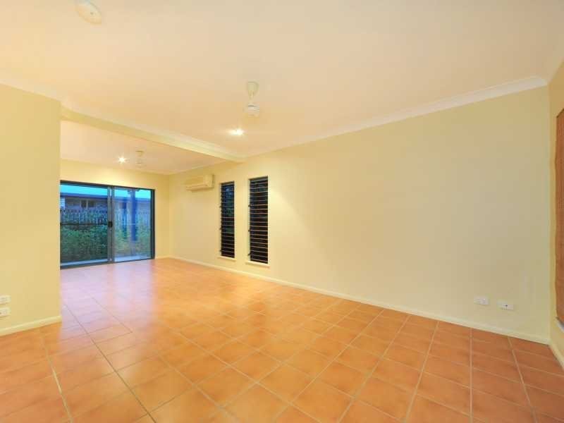 Unit 2/12 Erromango Drive, Jubilee Pocket QLD 4802
