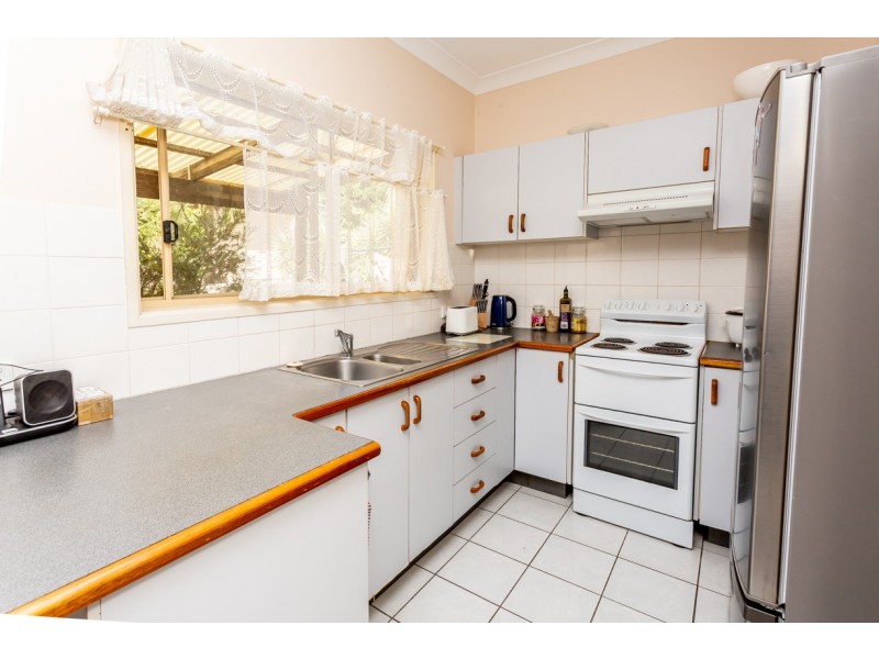 1 and 2/13 Eshelby Drive, Cannonvale QLD 4802