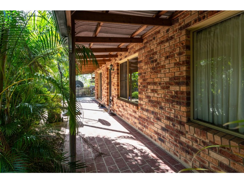 1 and 2/13 Eshelby Drive, Cannonvale QLD 4802