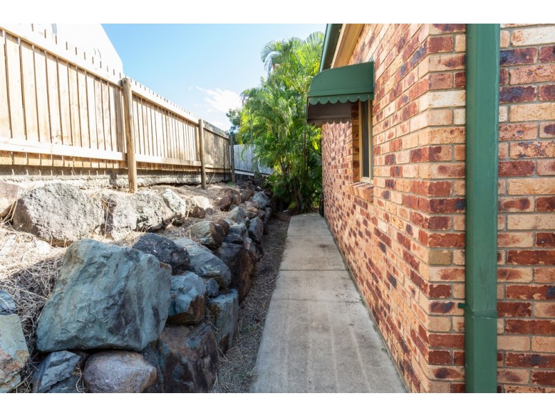 1 and 2/13 Eshelby Drive, Cannonvale QLD 4802