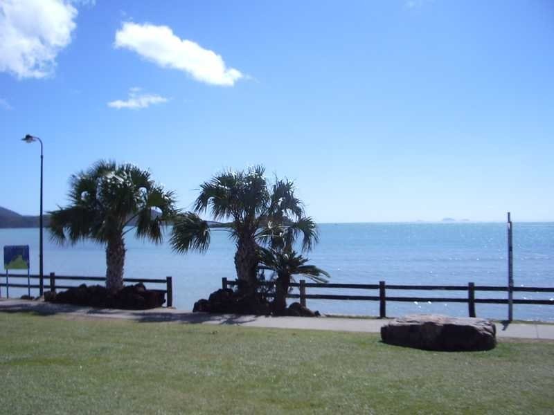 Unit 5/44 Coral Esplanade, Cannonvale QLD 4802