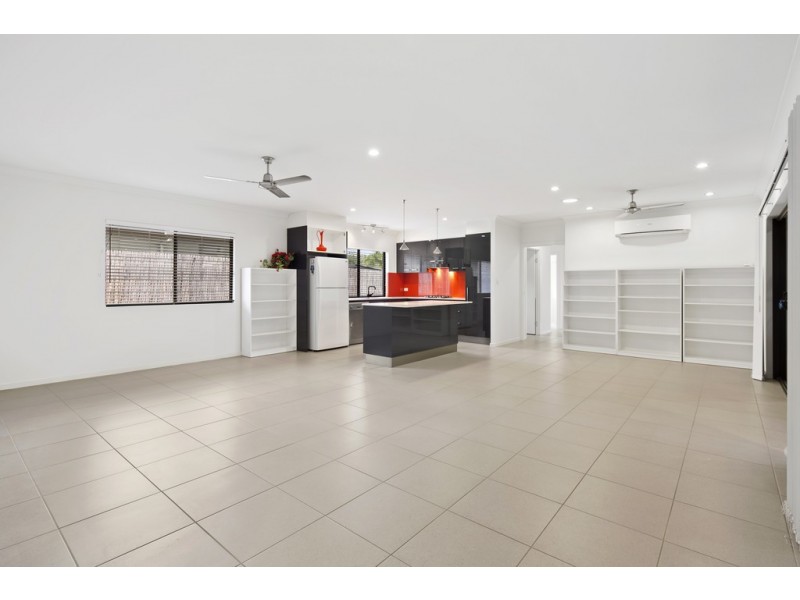 24 Endeavour Circuit, Cannonvale QLD 4802