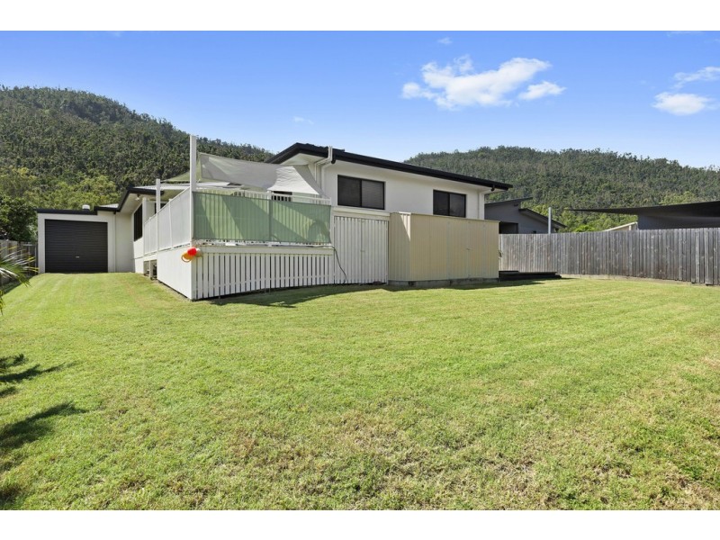 24 Endeavour Circuit, Cannonvale QLD 4802