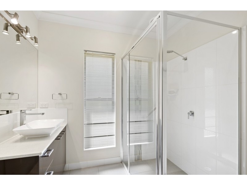 24 Endeavour Circuit, Cannonvale QLD 4802