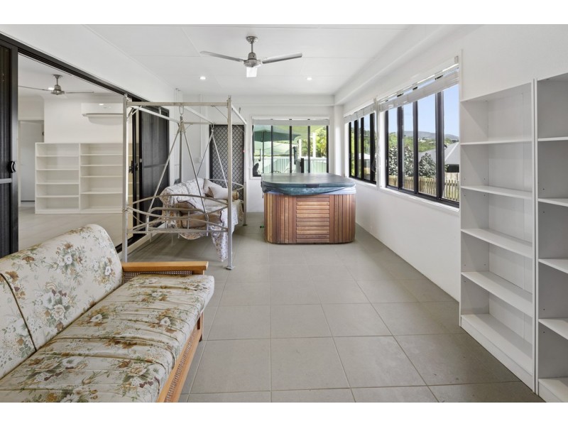 24 Endeavour Circuit, Cannonvale QLD 4802
