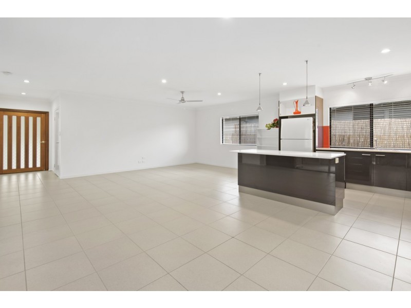24 Endeavour Circuit, Cannonvale QLD 4802
