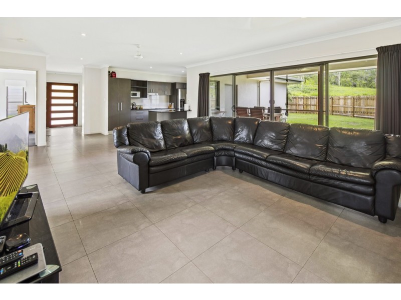 9 Companion Way, Cannonvale QLD 4802