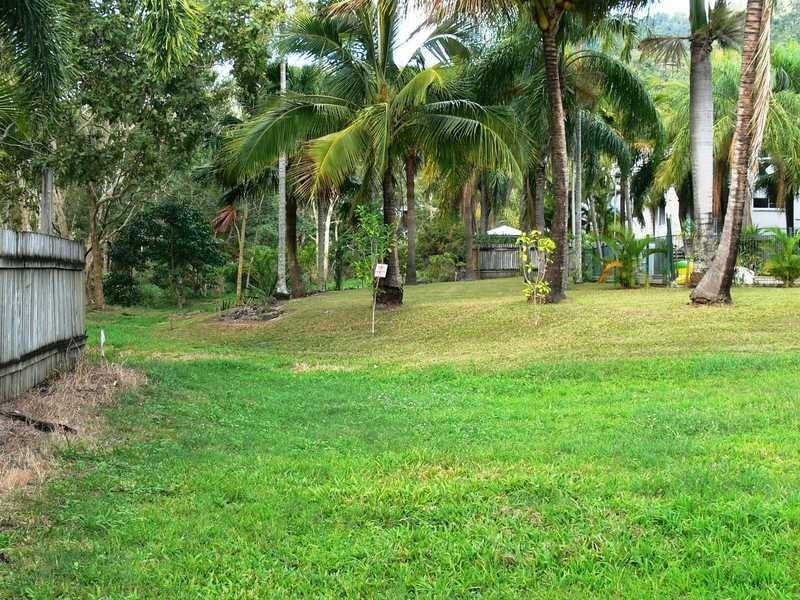 13 Tropic Road, Cannonvale QLD 4802