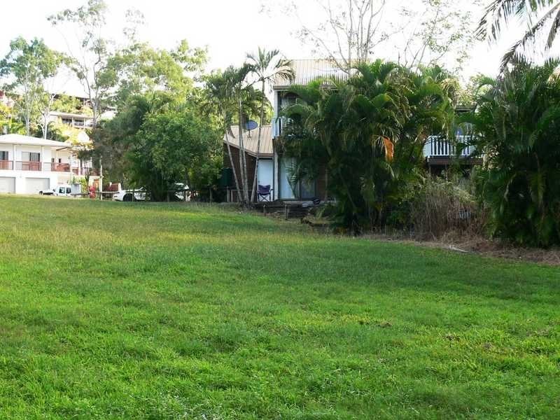 13 Tropic Road, Cannonvale QLD 4802