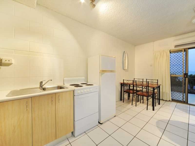 Unit 2/48 Coral Esplanade, Cannonvale QLD 4802