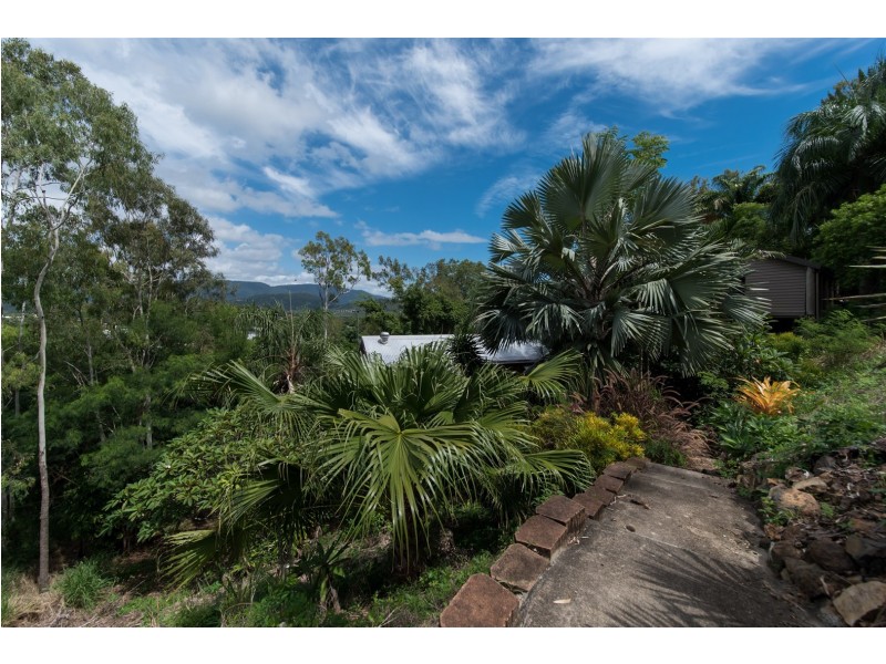 14 Warruga Street, Cannonvale QLD 4802