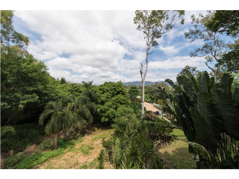 14 Warruga Street, Cannonvale QLD 4802