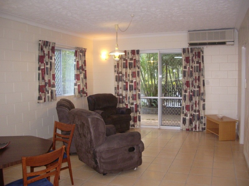 1/14 Island Drive, Cannonvale QLD 4802