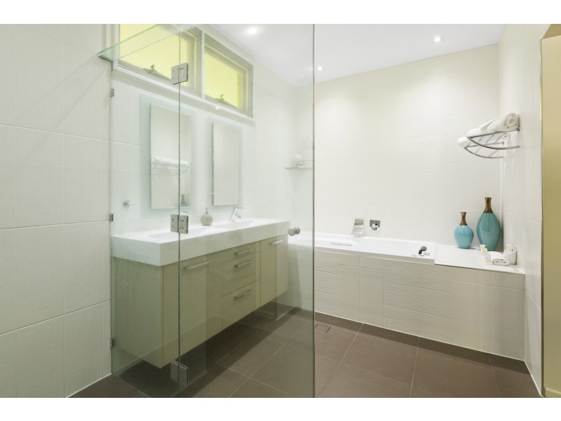 72 Timberland Road, Jubilee Pocket QLD 4802
