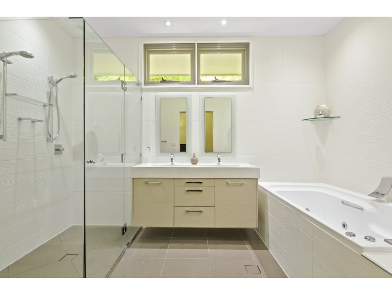 72 Timberland Road, Jubilee Pocket QLD 4802