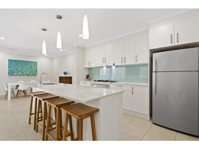 44 Twin Creek Court, Cannonvale QLD 4802
