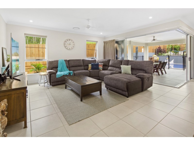 44 Twin Creek Court, Cannonvale QLD 4802