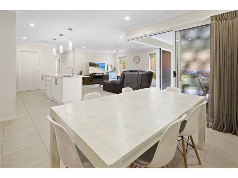 44 Twin Creek Court, Cannonvale QLD 4802