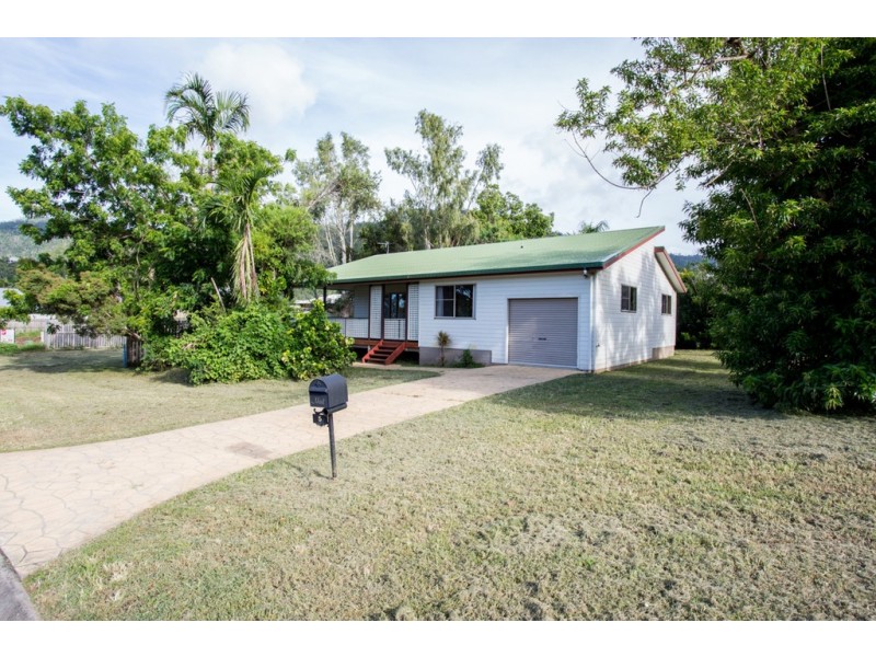 5 Grace Avenue, Cannonvale QLD 4802