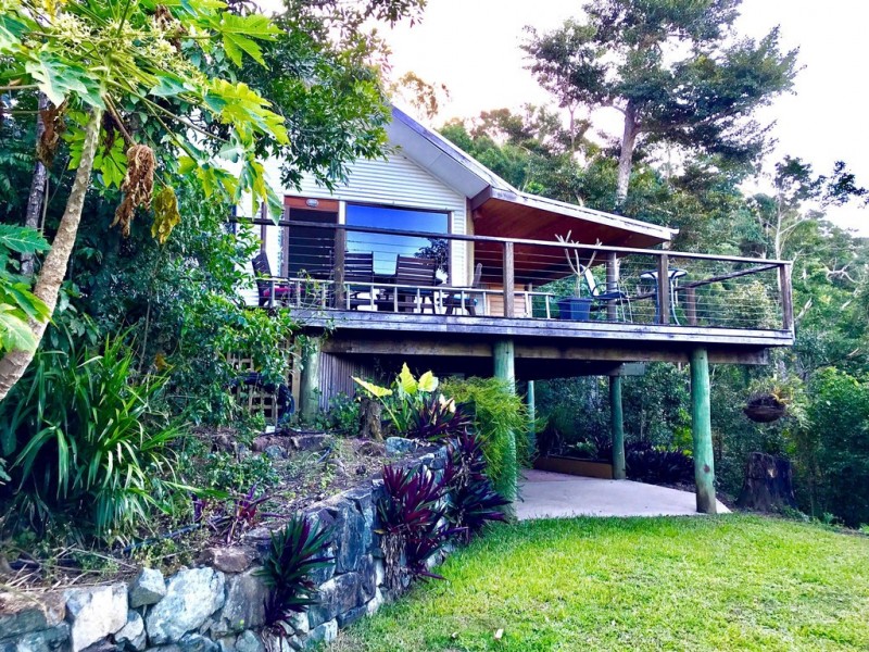 74 Moon Crescent, Sugarloaf QLD 4800