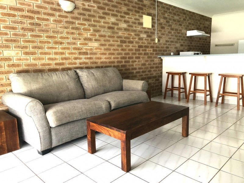2/12 Pandanus Drive, Cannonvale QLD 4802