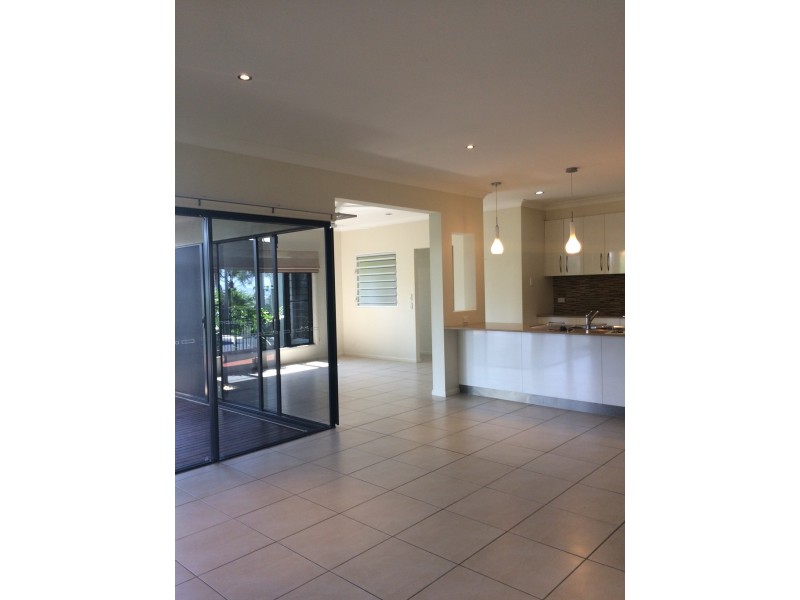 45 Ridge View Drive, Cannonvale QLD 4802