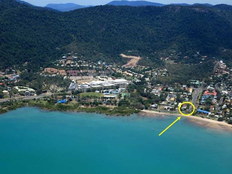 38 Coral Esplanade, Cannonvale QLD 4802