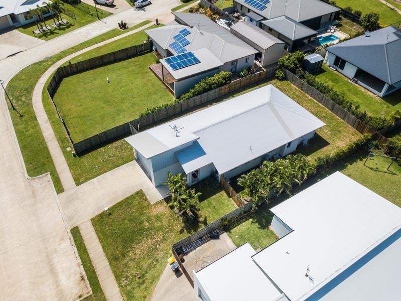 10 Endeavour Circuit, Cannonvale QLD 4802