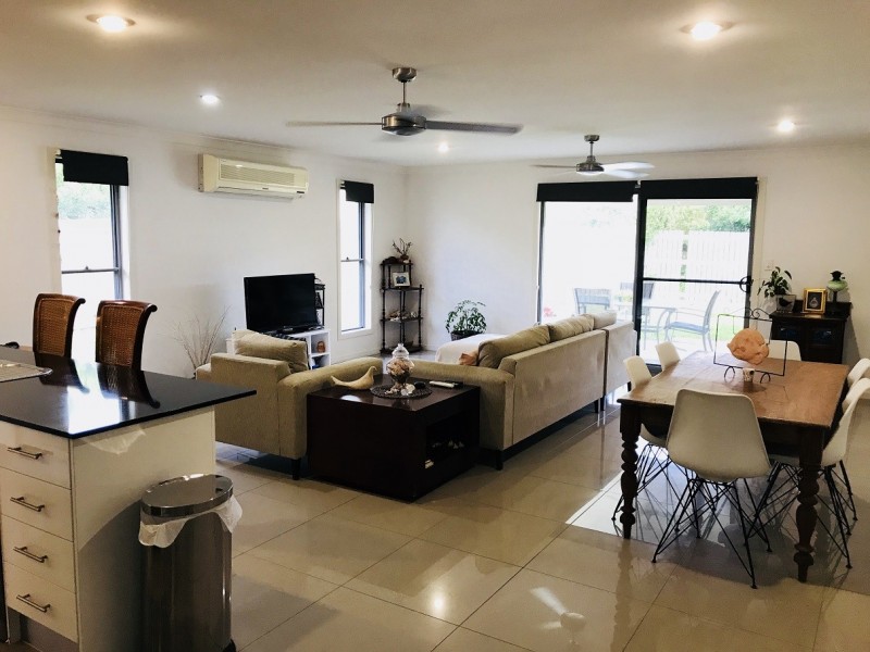 10 Endeavour Circuit, Cannonvale QLD 4802