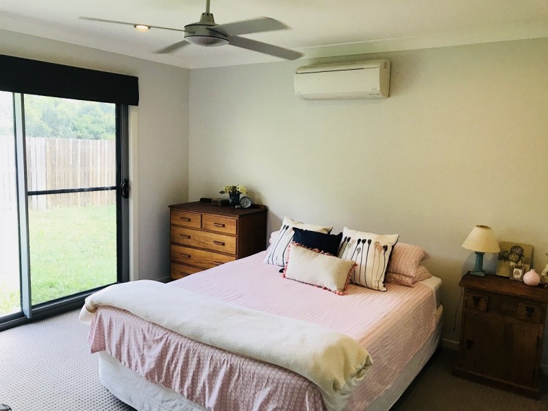 10 Endeavour Circuit, Cannonvale QLD 4802