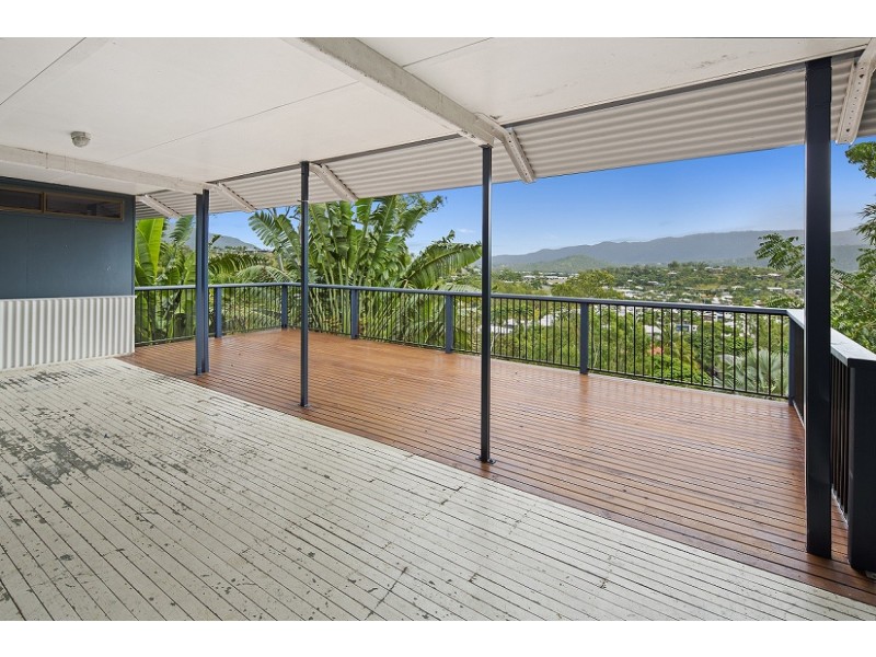 17 Warruga Street, Cannonvale QLD 4802