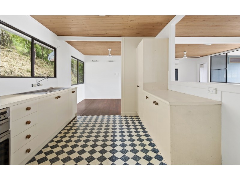 17 Warruga Street, Cannonvale QLD 4802